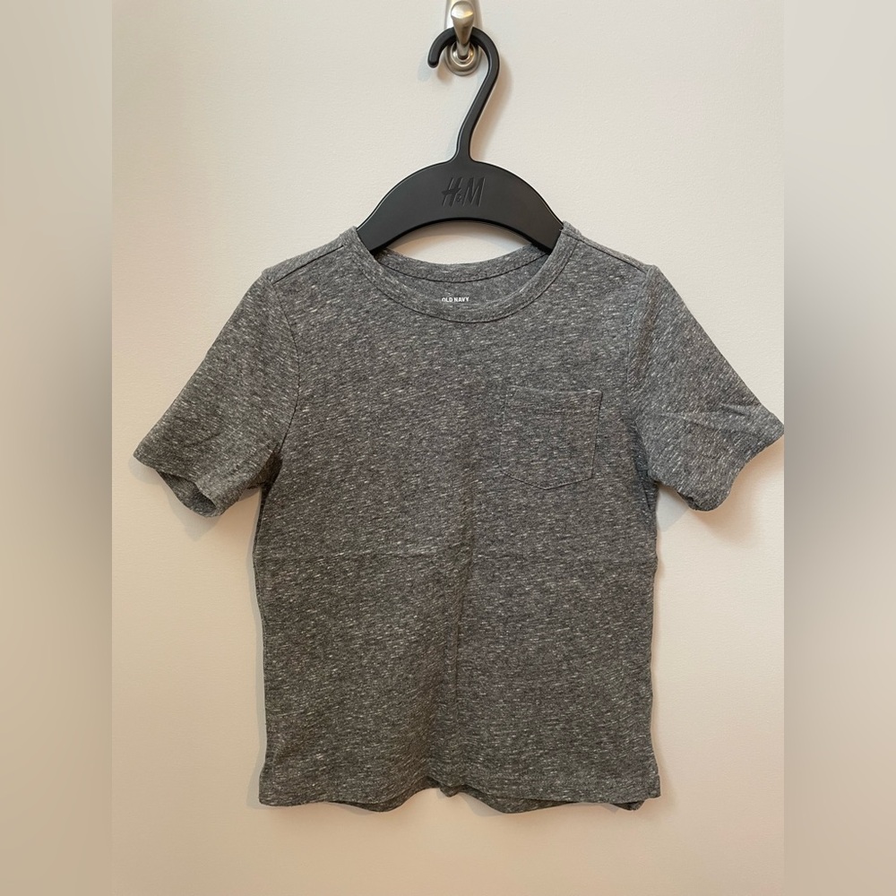 Old Navy Kids Charcoal Short Sleeve Tee